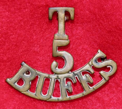 T/5/Buffs Shoulder Title
