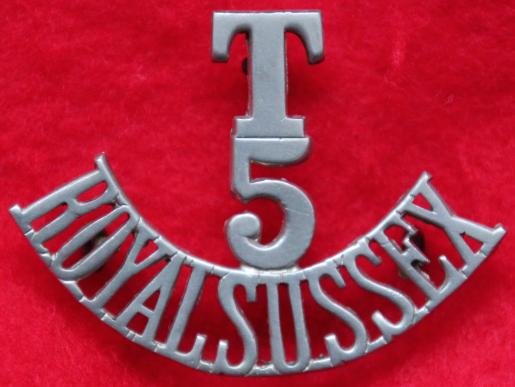 T/5/Royal Sussex Shoulder Title