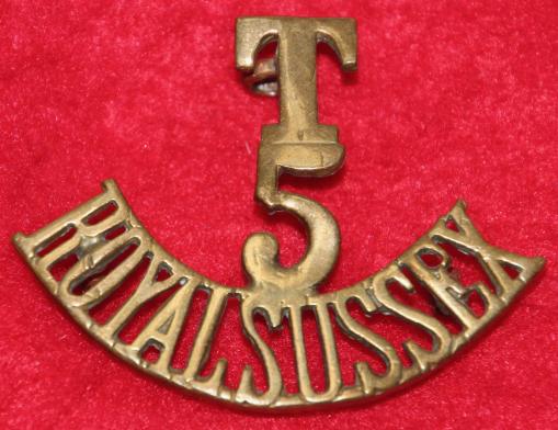T/5/Royal Sussex Shoulder Title