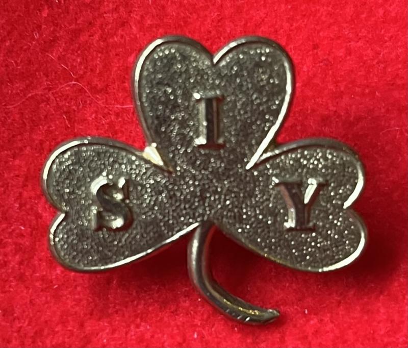 SIY Cap Badge