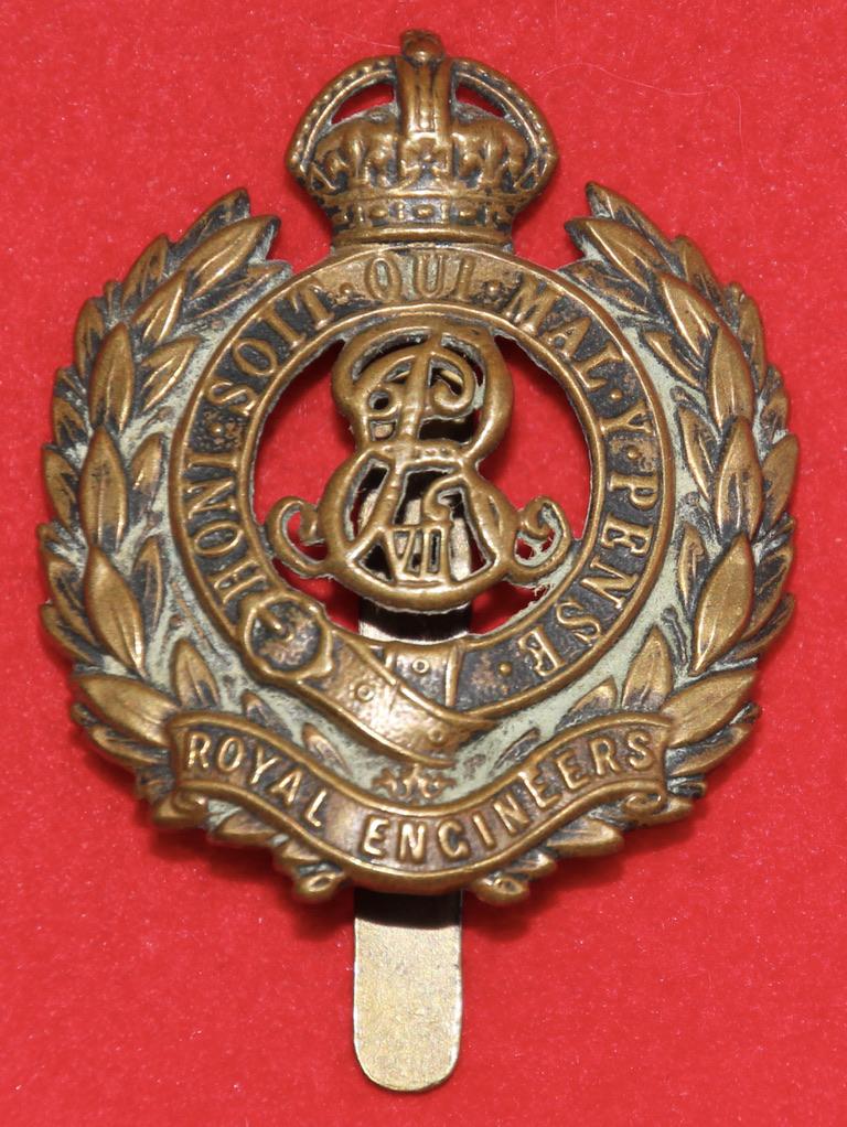 RE Ed7th Cap Badge