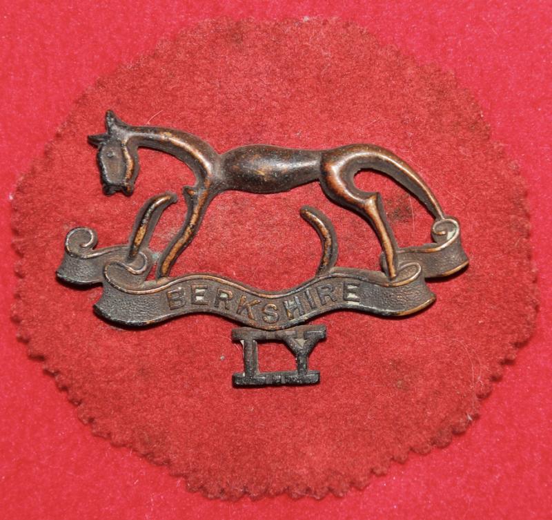 Berkshire IY Cap Badge