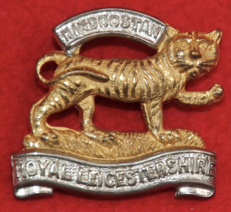 R Leics Officer's Collar Badge