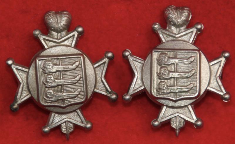 Cinque Ports RV Collar Badges