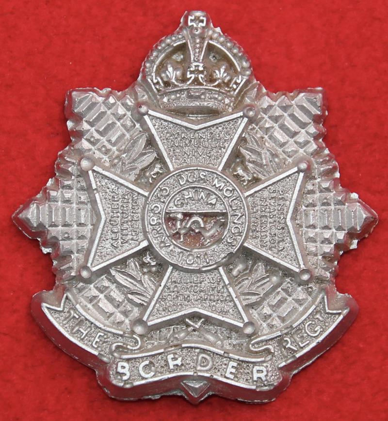 Border Regt Plastic Cap Badge