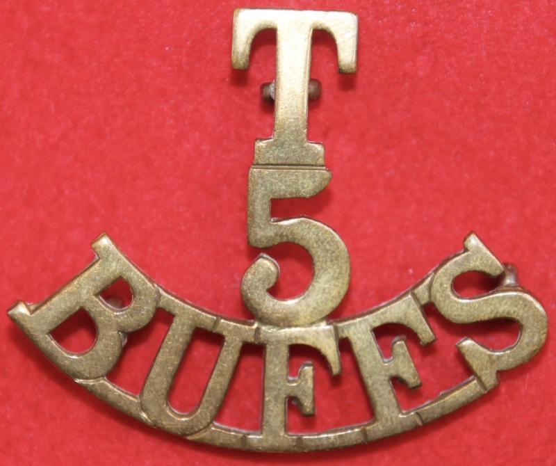 T/5/Buffs Shoulder Title