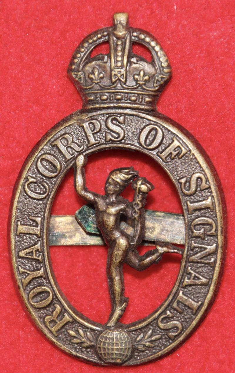 R Signals OSD Cap Badge