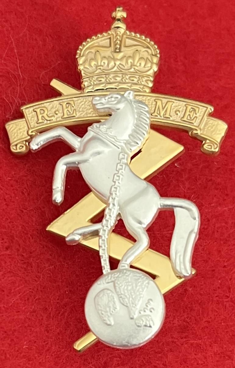 REME Officer's Cap Badge