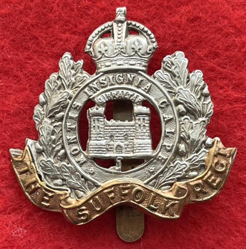 Suffolk Regt 'Two Towers' Cap Badge
