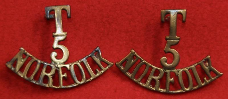 T/5/Norfolk Shoulder Titles