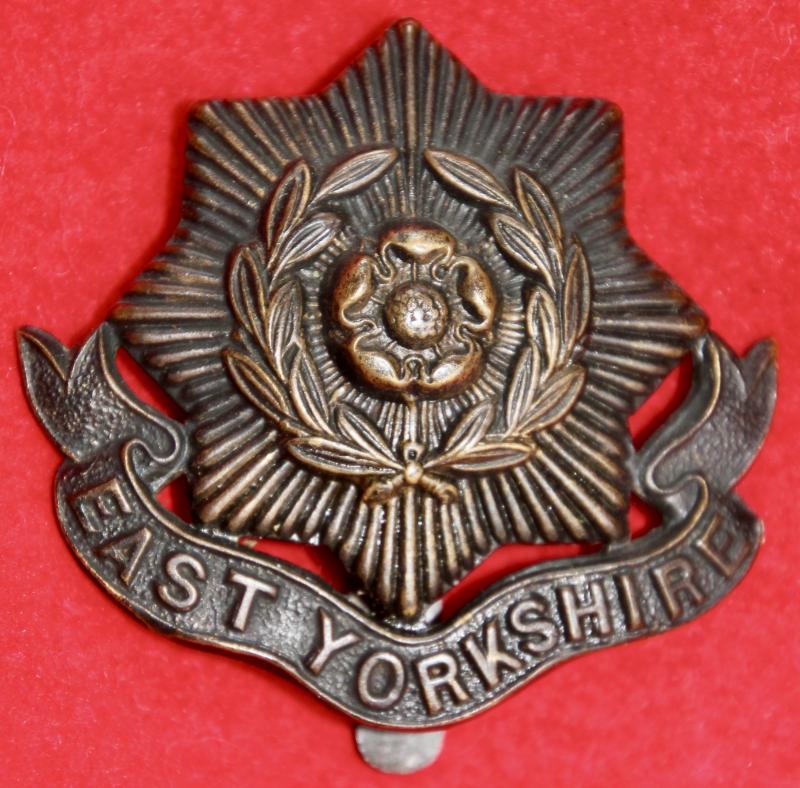 5th E Yorks Cap Badge