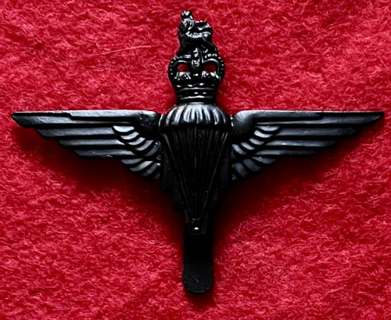 Blackened Paras Beret Badge