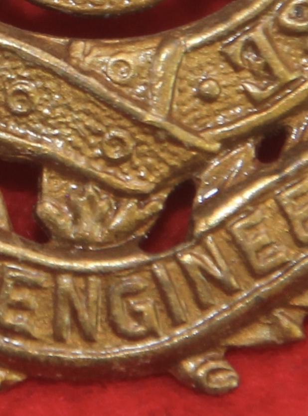 RE Ed7th Cap Badge
